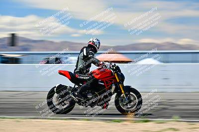 media/Mar-25-2024-Moto Forza (Mon) [[8d4319bd68]]/4-Novice Group/Session 4 Front Straight Speed Pans/